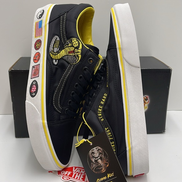 Vans Men’s Old Skool
Cobra Kai Black/Yellow/White
VN0A3WKT05N
Sneakers - Picture 11 of 16